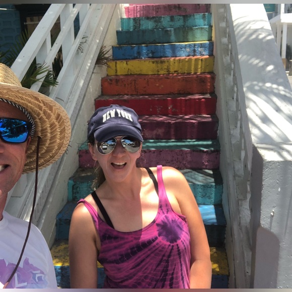 Meet your Posher, Joyce - Picture 2 of 3